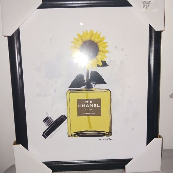 FAIRCHILD PARIS Framed Art CHANEL with SunFlower - Picture 3 of 4
